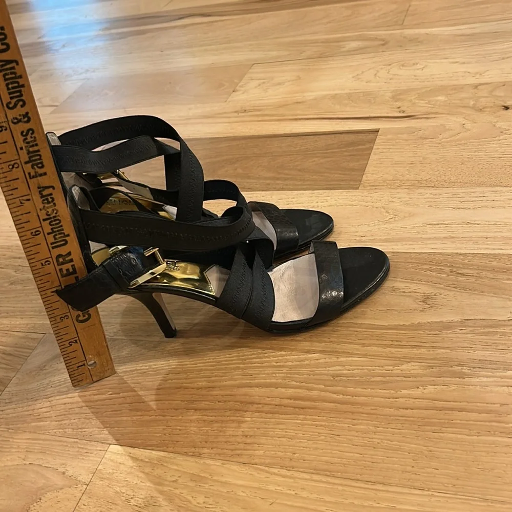 Michael Kors size 9.5 - Picture 4 of 6